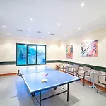 Elia 4*