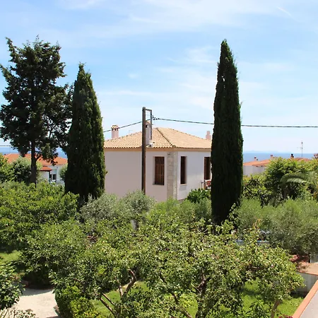 Elia 4*