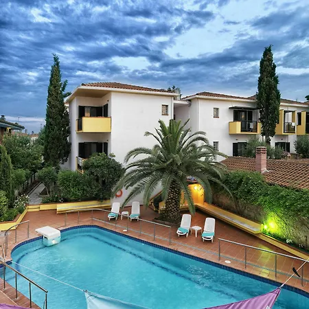 Elia Apartahotel 4*