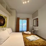 Elia 4*