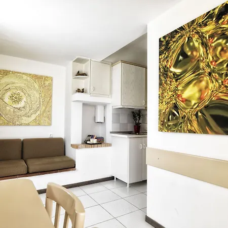 شقة فندقية Elia 4*