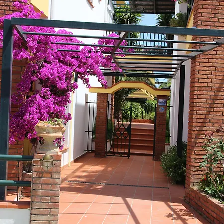 شقة فندقية Elia 4*