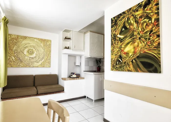 Hotel de apartamente Elia 4*